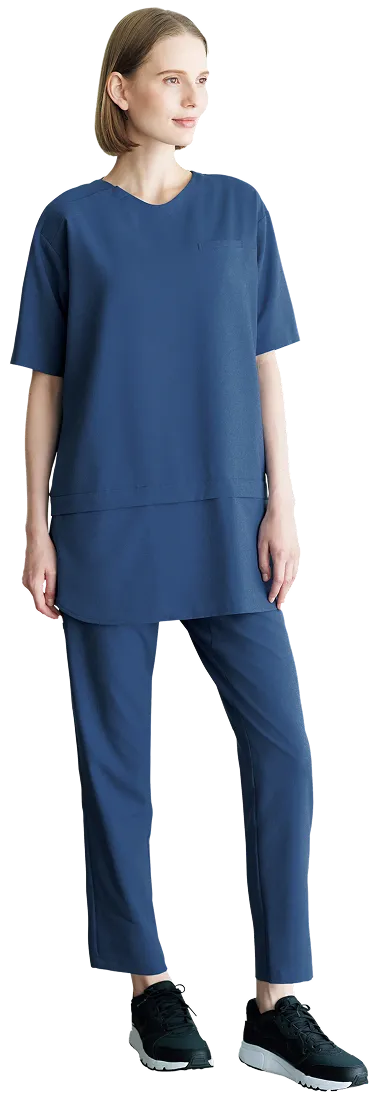 ユニフォームを着たスタッフ